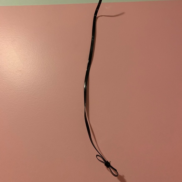 Kids Sleek black belt with tiny stylish bow - Picture 4 of 8